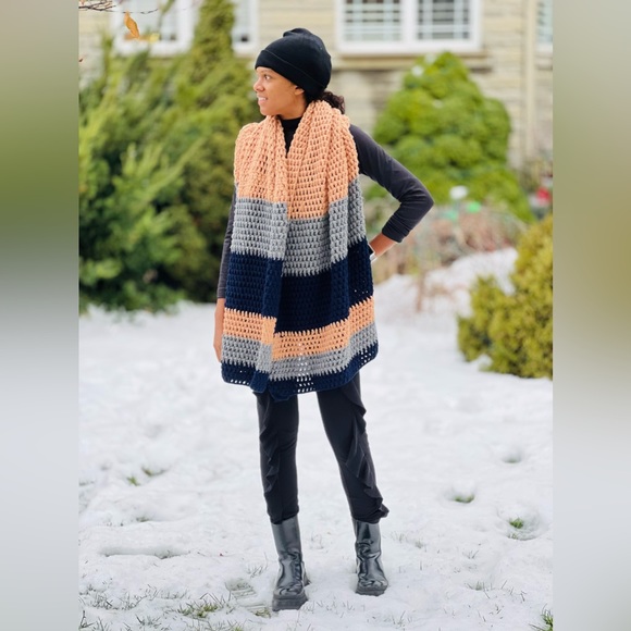 Long scarf made by hand - Picture 3 of 6